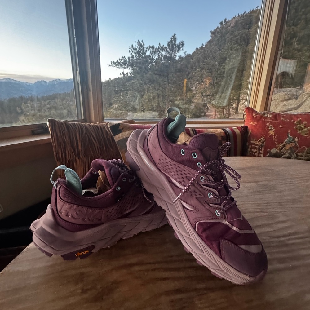 Hoka Anacapa Low Women's Plum Hiking Boots